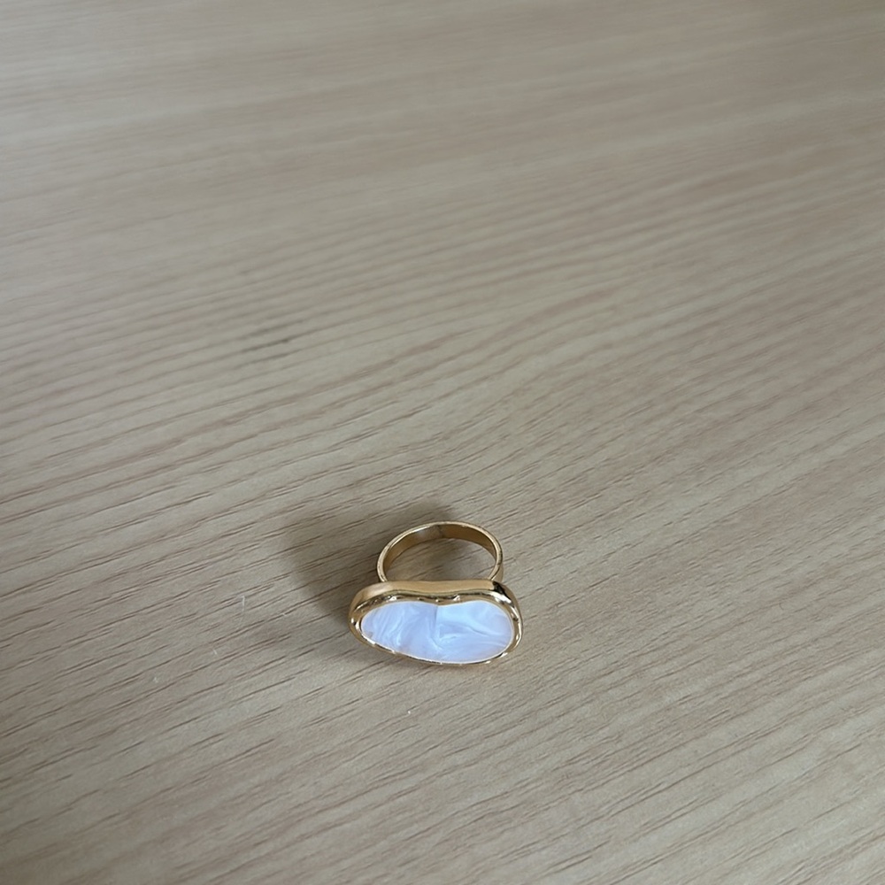 Express Gold Ring 8 - Picture 7 of 11